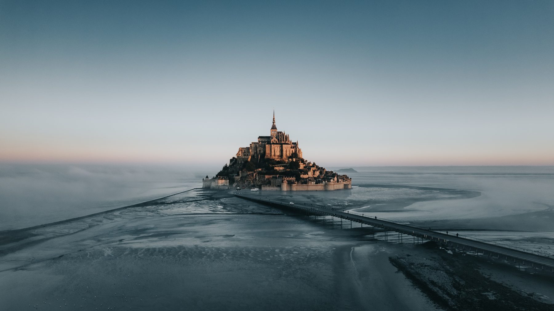 Prise de vue aérienne au lever du jour — Bretagne, AIRMOVE PRODUCTION